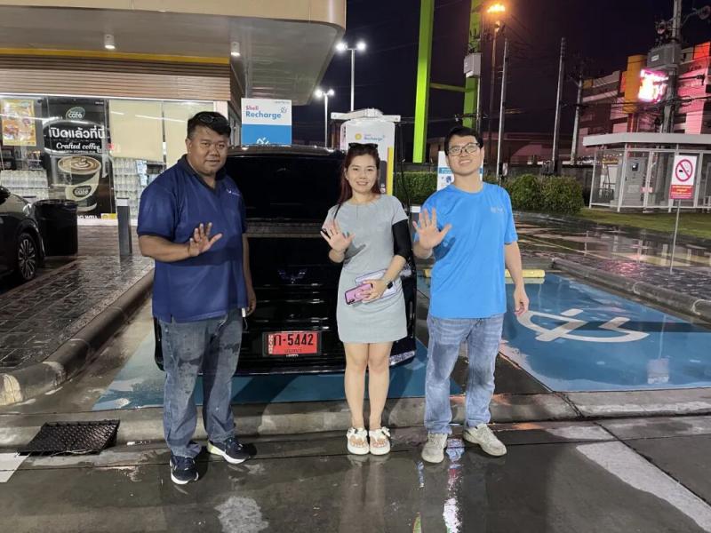 Ang Serbisyo Nagpadayon sa Tibuok Kalibutan: Ang Suporta sa Human-Sales sa Wuling Nagpainit sa mga Merkado sa Overseas